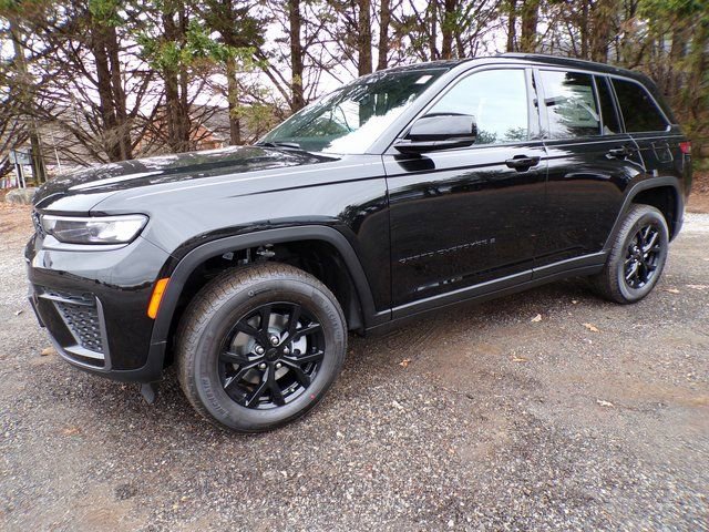 New 2026 Jeep Grand Cherokee Altitude AWD/4WD image 1