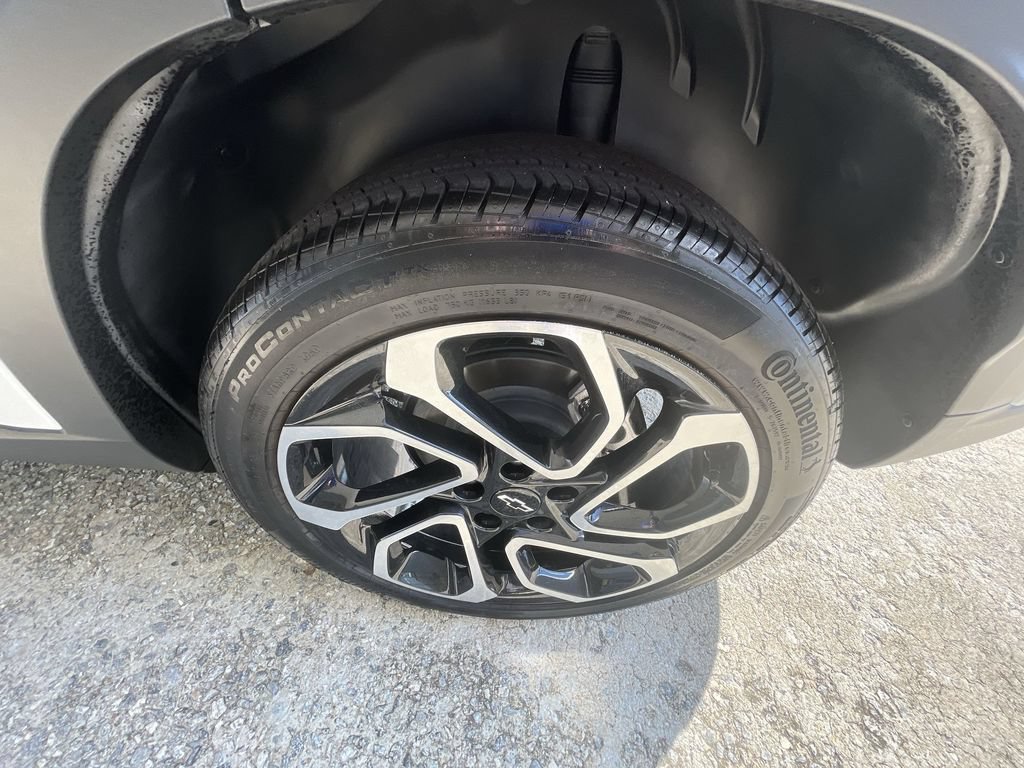 Certified 2025 Chevrolet Trax RS w/ Driver Confidence Package FWD image 32