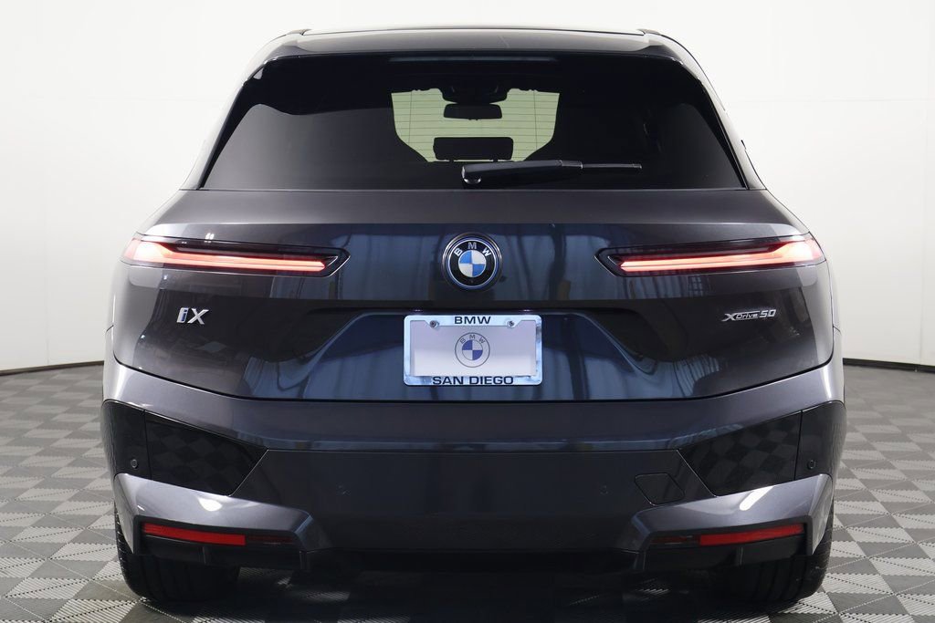 Used 2024 BMW iX xDrive50 w/ Sport Package AWD/4WD image 5