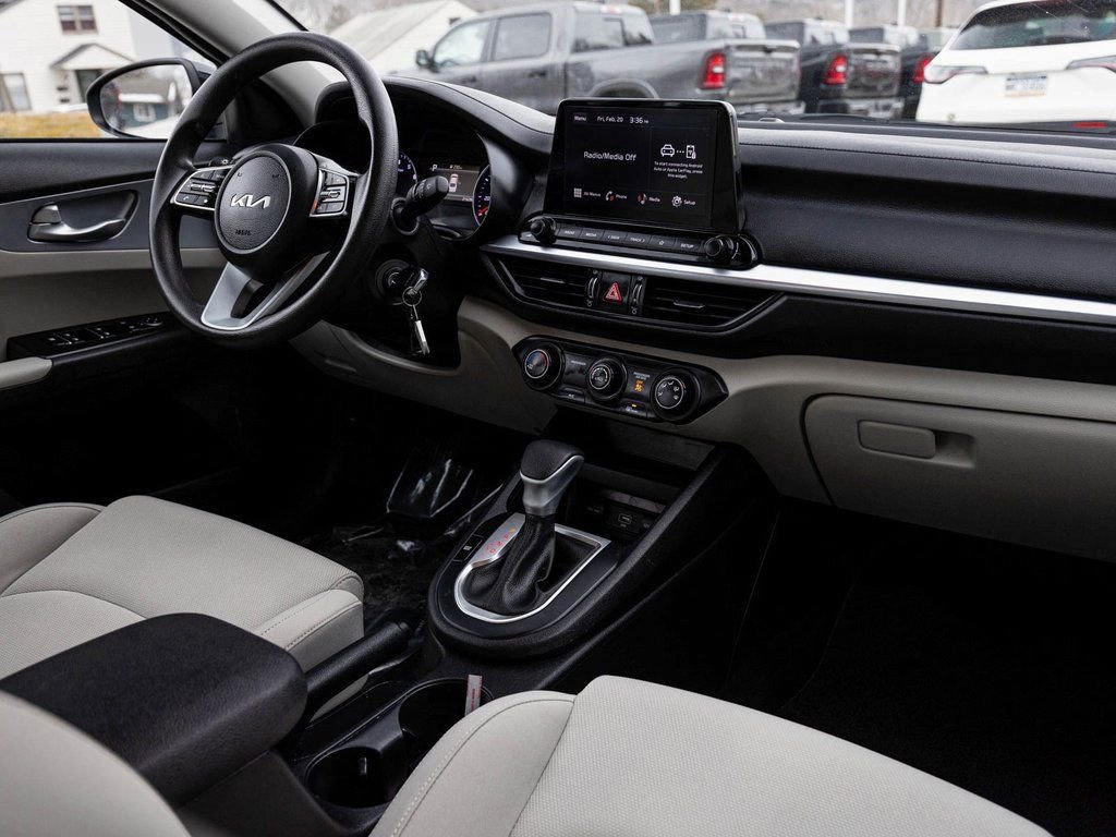 Used 2023 Kia Forte LXS image 32