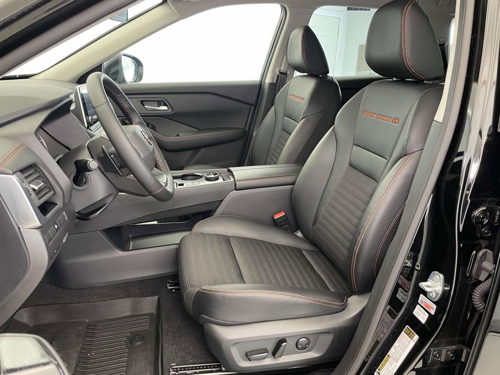 Used 2025 Nissan Rogue SV AWD/4WD image 5
