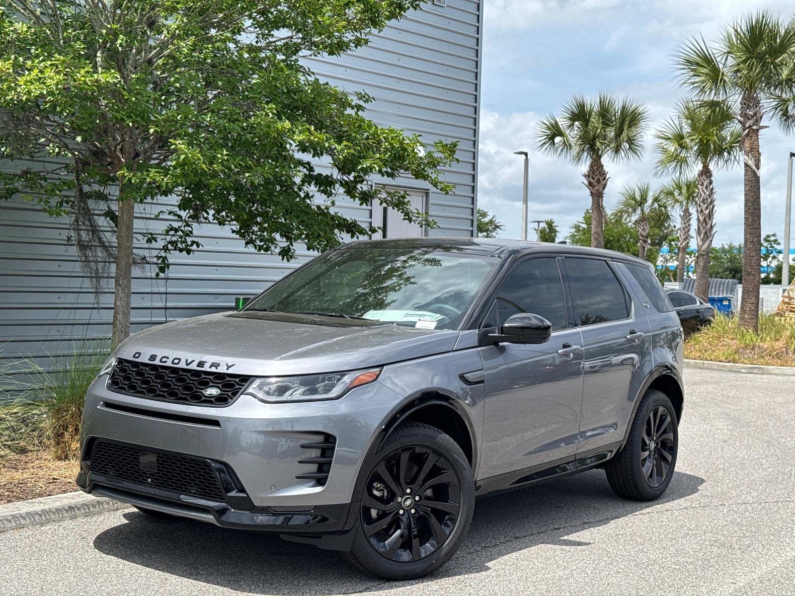 New 2025 Land Rover Discovery Sport Dynamic SE