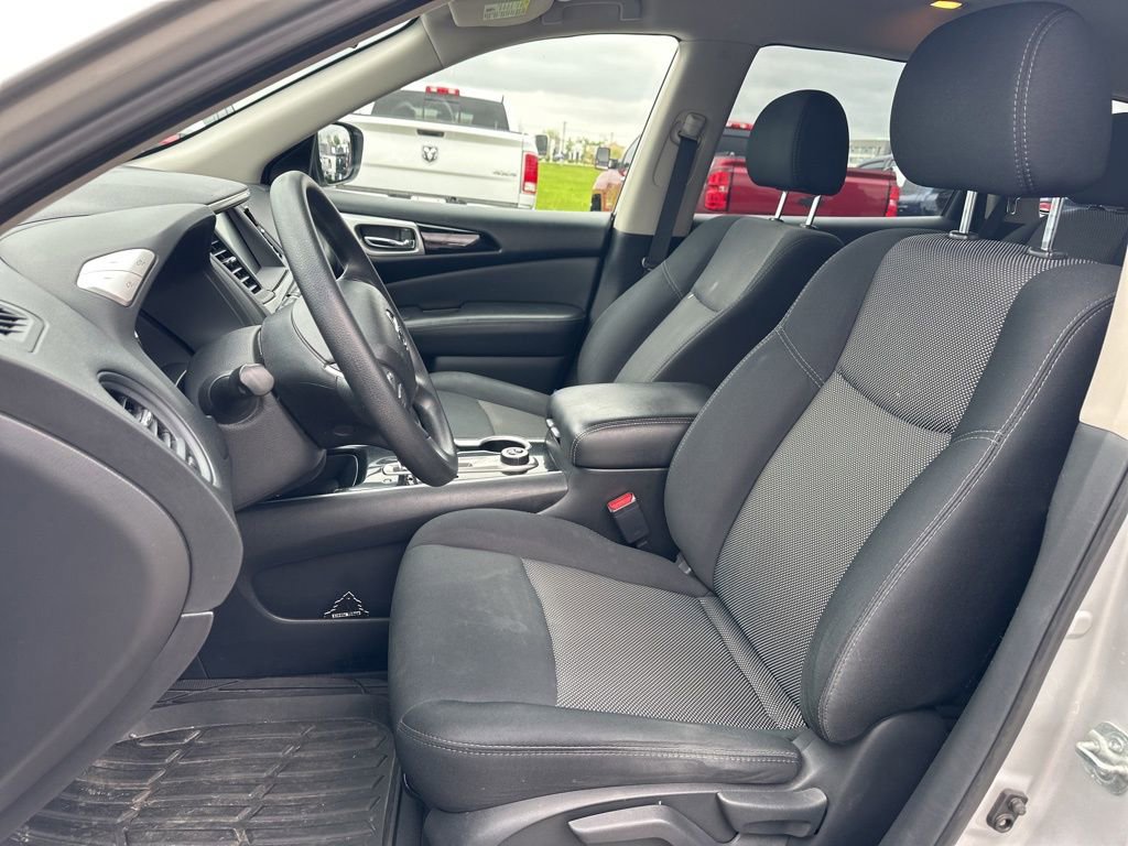 Used 2018 Nissan Pathfinder S AWD/4WD image 15