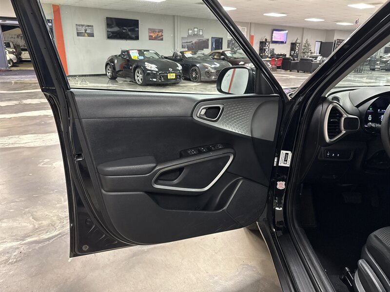 Used 2024 Kia Soul LX w/ Option Group 015 image 14