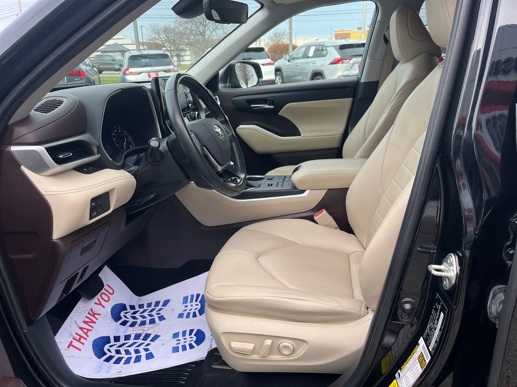 Certified 2020 Toyota Highlander XLE image 9