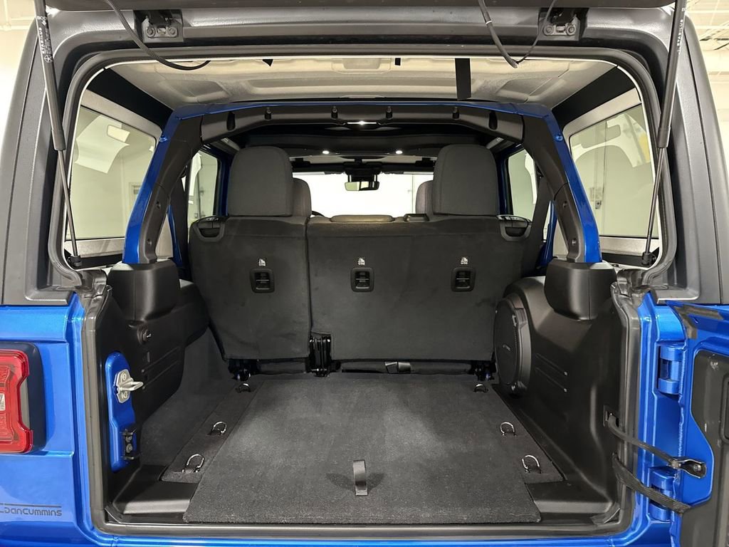 Used 2024 Jeep Wrangler Unlimited Rubicon w/ Capability Package image 24
