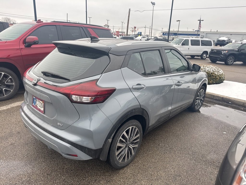 Used 2022 Nissan Kicks SV image 3