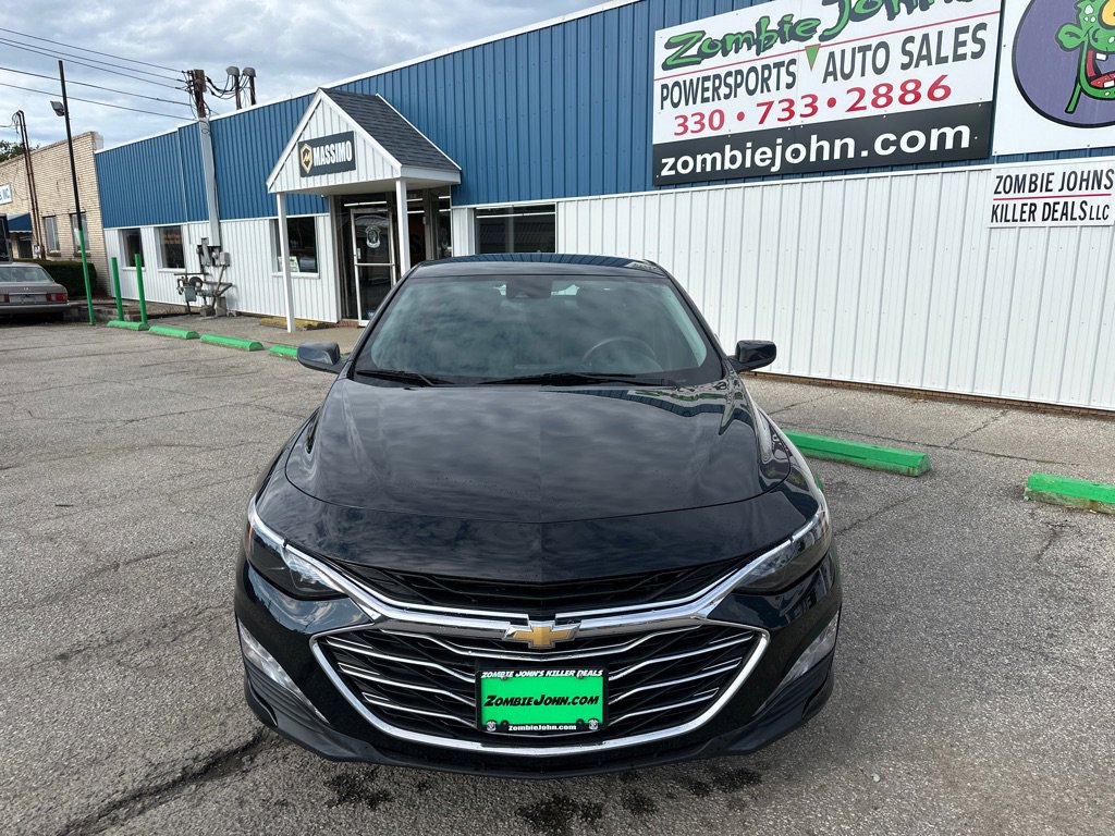 Used 2023 Chevrolet Malibu LT image 2