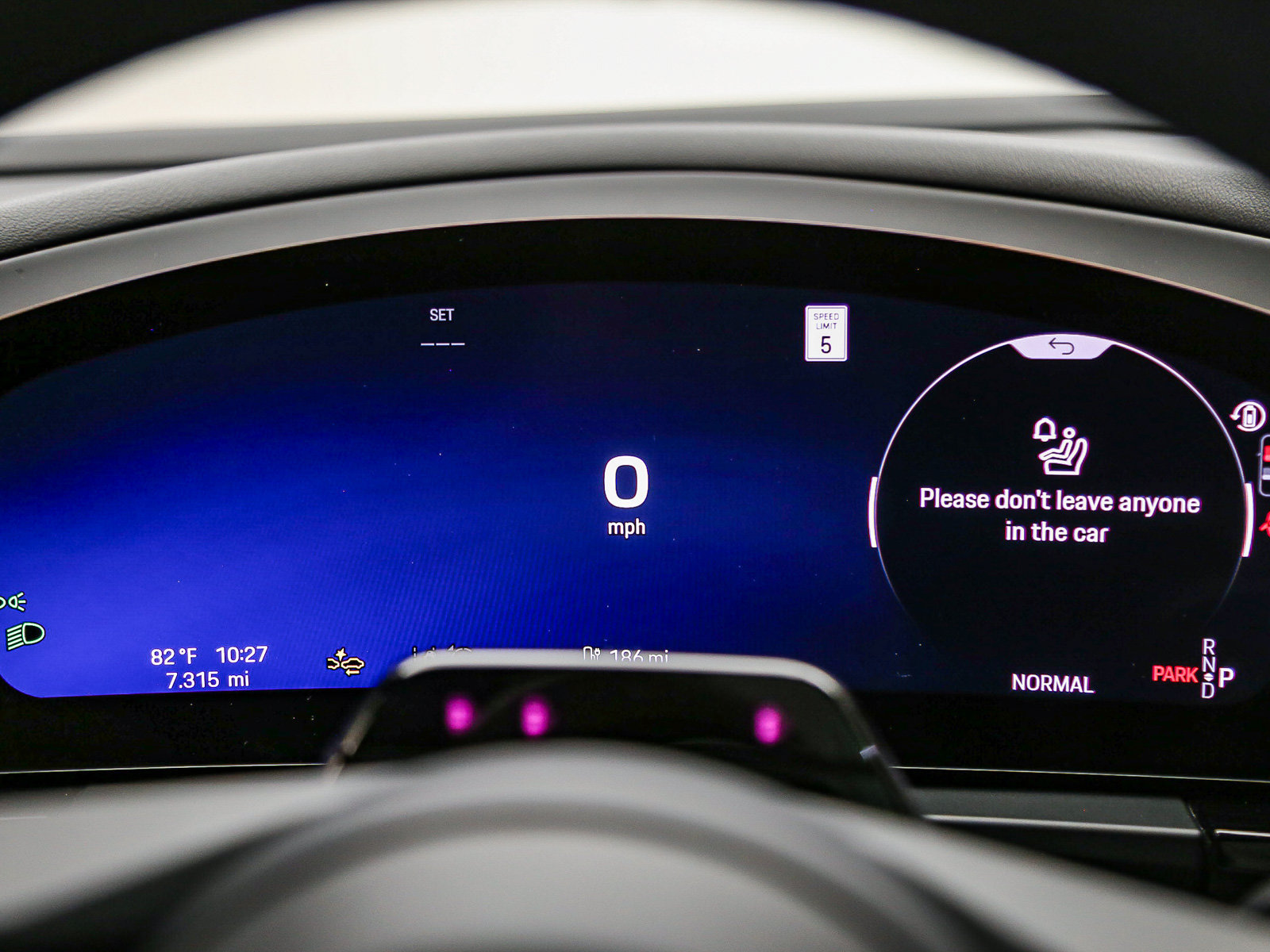 Certified 2026 Porsche Macan Electric RWD image 28