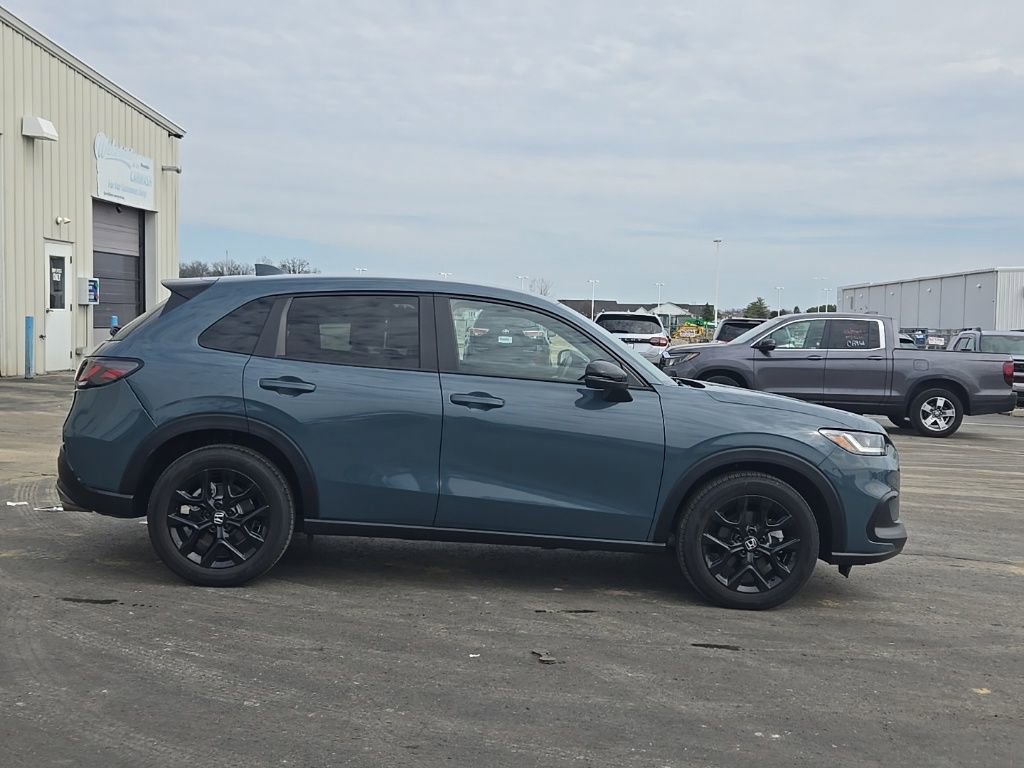 Used 2025 Honda HR-V Sport image 5