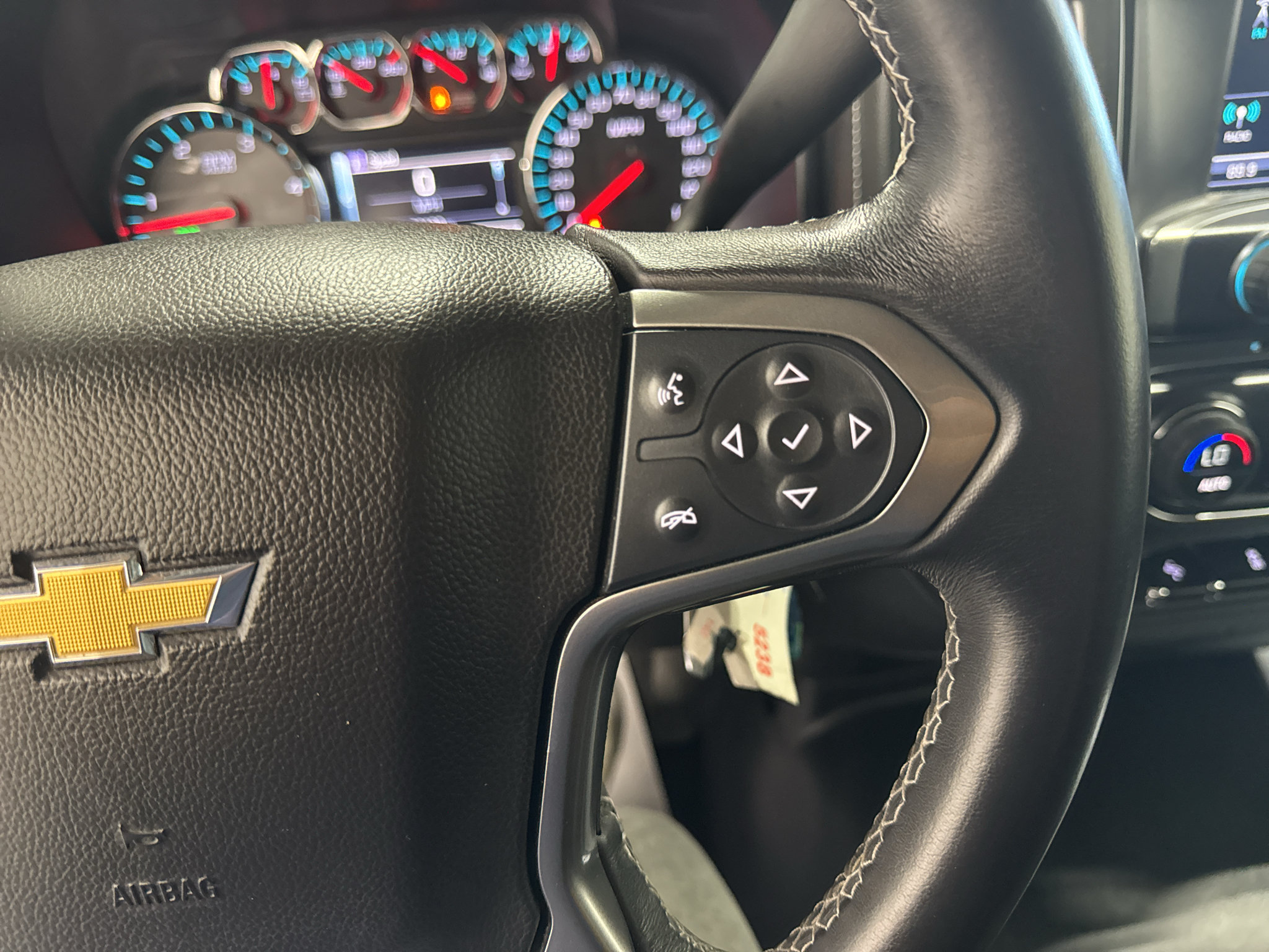 Used 2016 Chevrolet Silverado 2500 LTZ w/ Duramax Plus Package AWD/4WD image 32