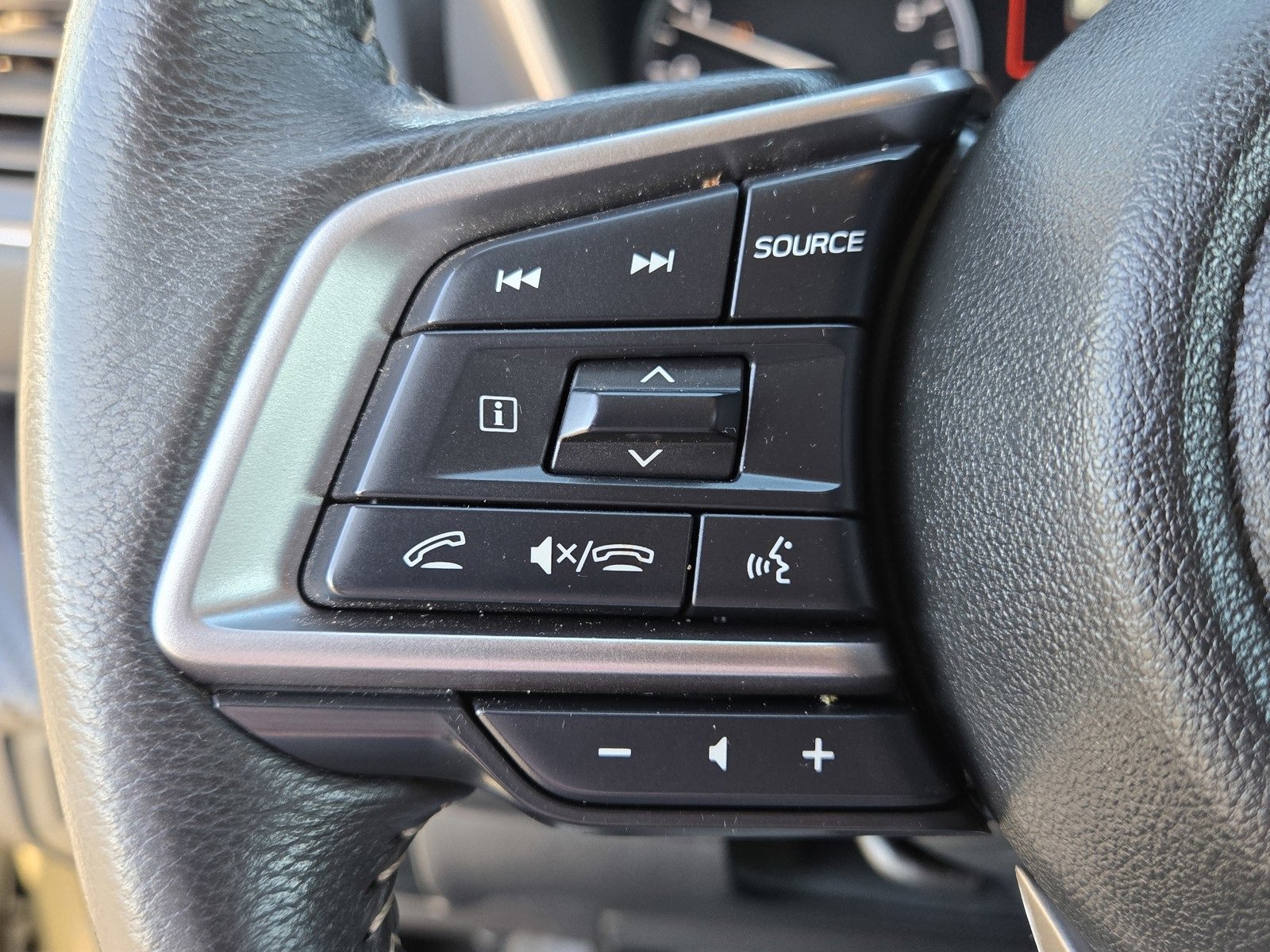 Used 2024 Subaru Ascent Premium w/ Convenience Package image 29