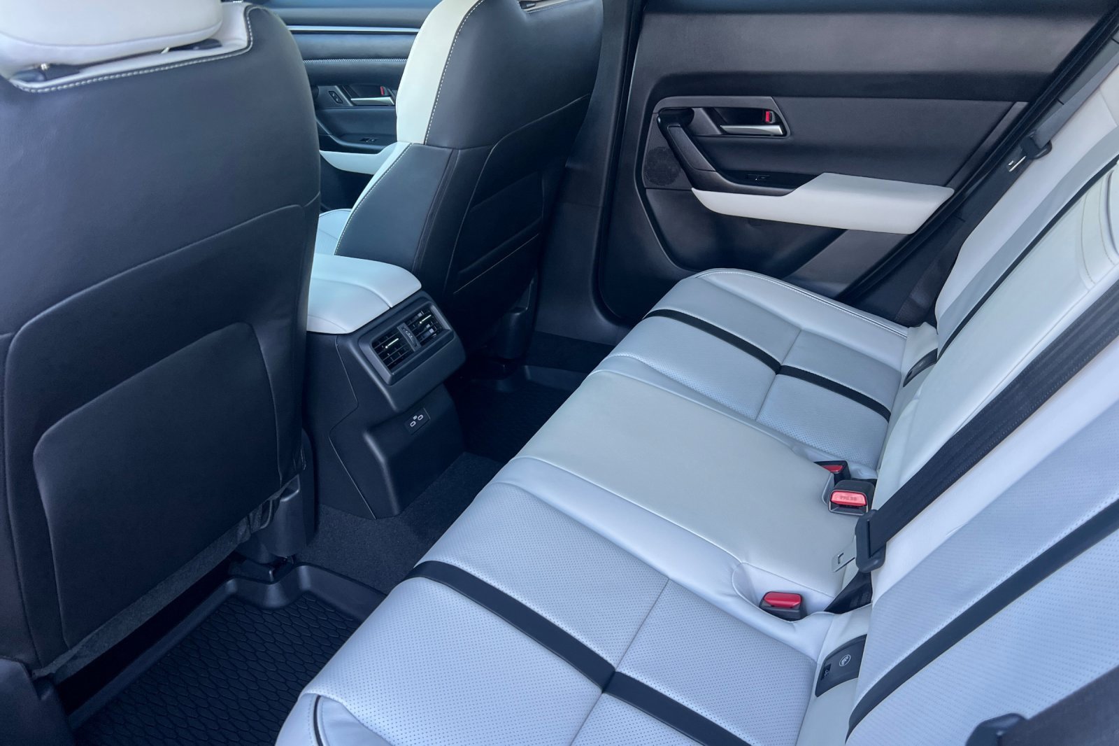 New 2026 MAZDA CX-50 AWD 2.5 S w/ Cargo Package image 9