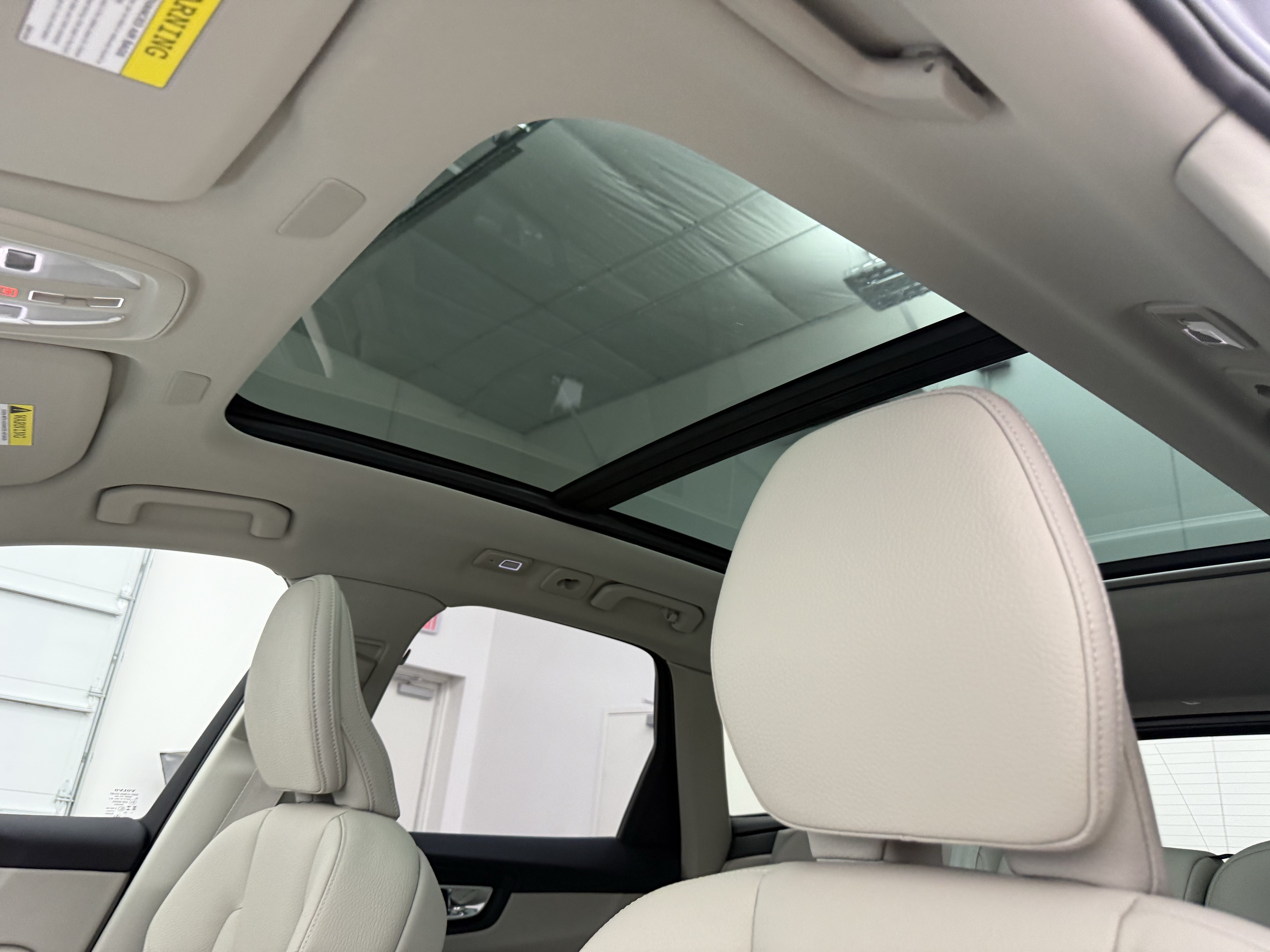Certified 2025 Volvo XC60 B5 Plus w/ Protection Package Premier AWD/4WD image 18