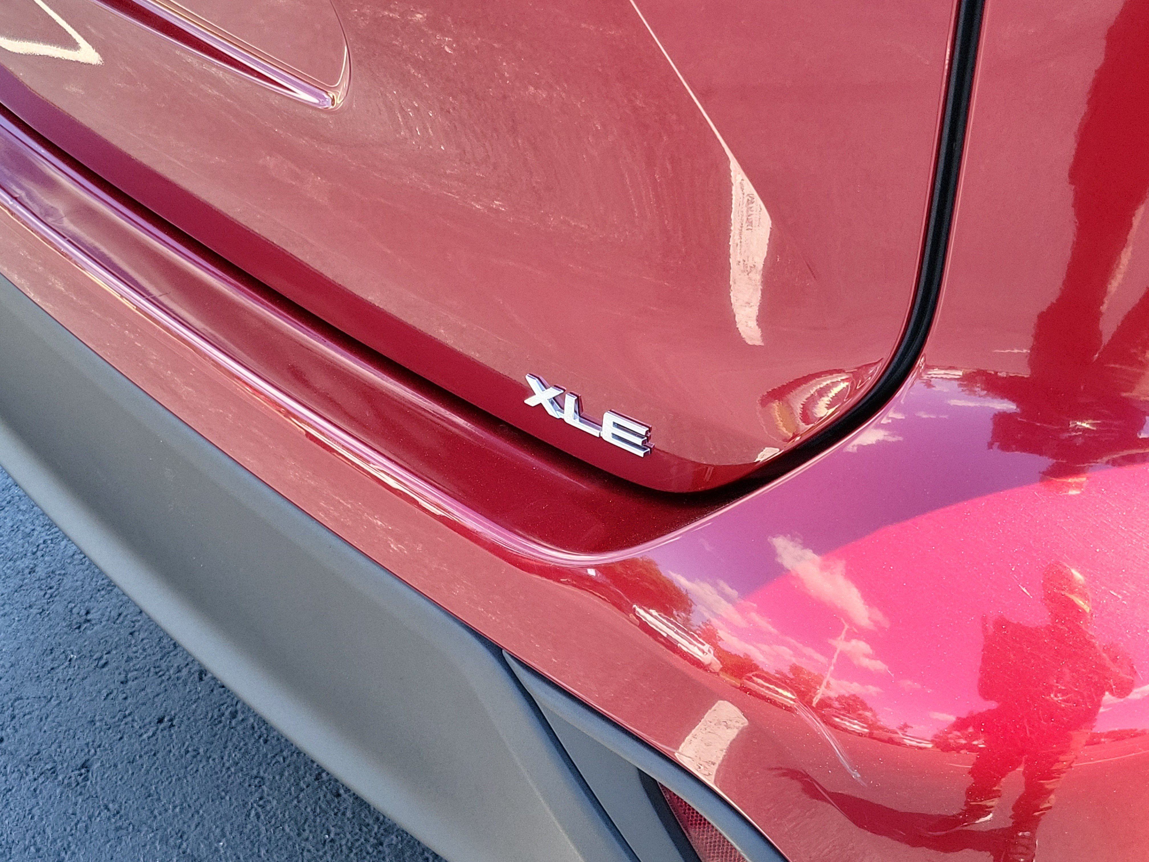 Certified 2025 Toyota Highlander XLE FWD image 7