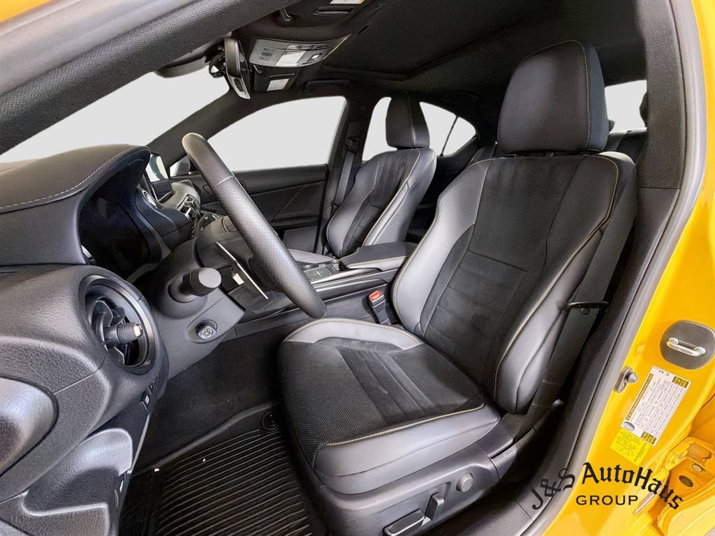 Used 2025 Lexus IS 500 RWD image 11