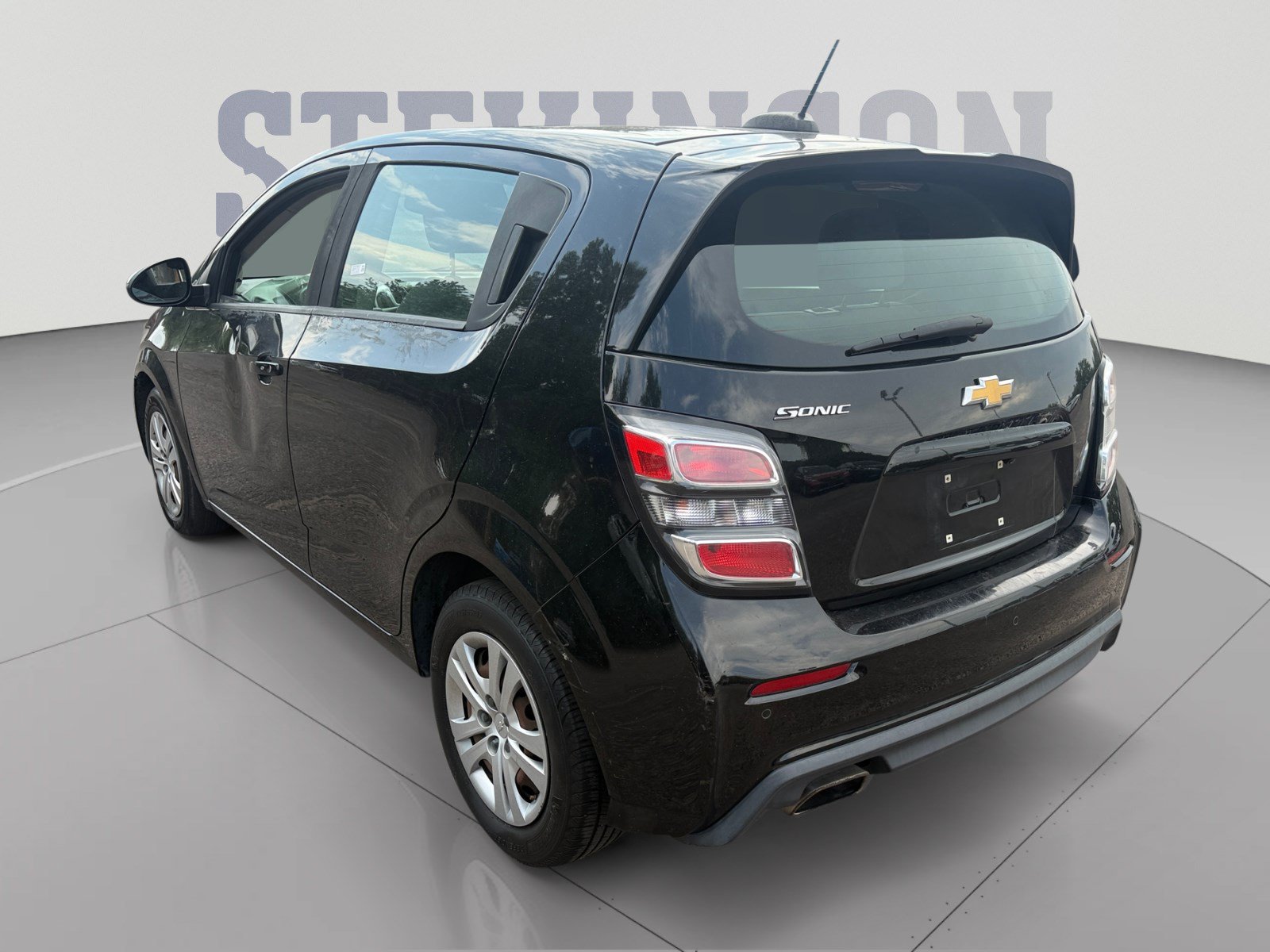 Used 2020 Chevrolet Sonic LT FWD image 3