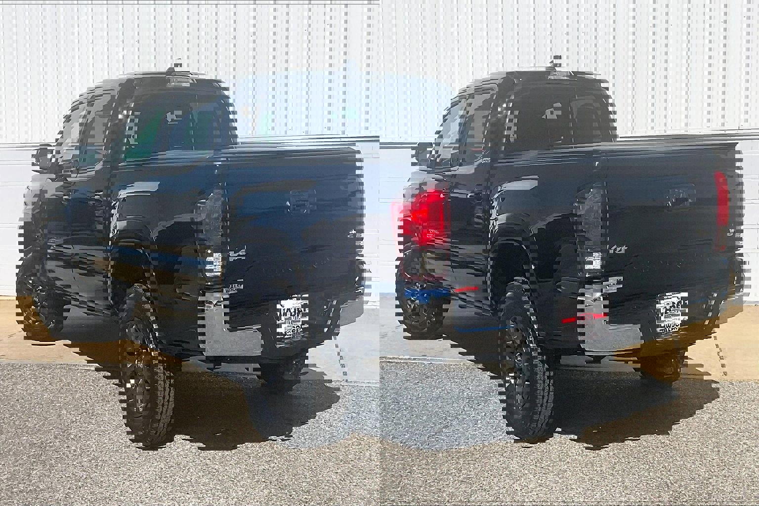 Used 2023 Toyota Tacoma SR5 AWD/4WD image 15