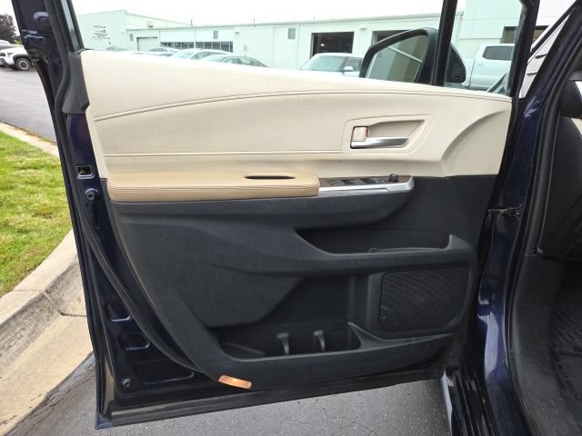 Used 2021 Toyota Sienna XLE w/ XLE Plus Package FWD image 13
