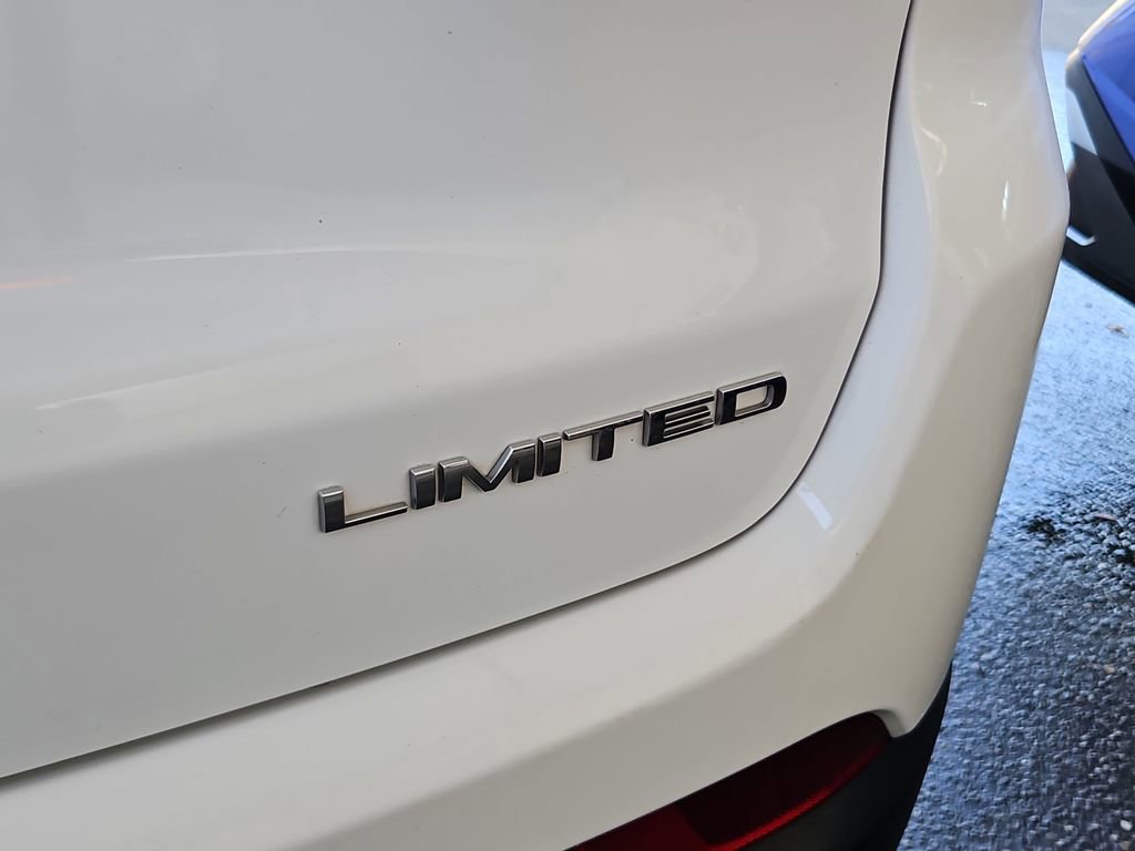 Used 2024 Jeep Compass Limited image 29