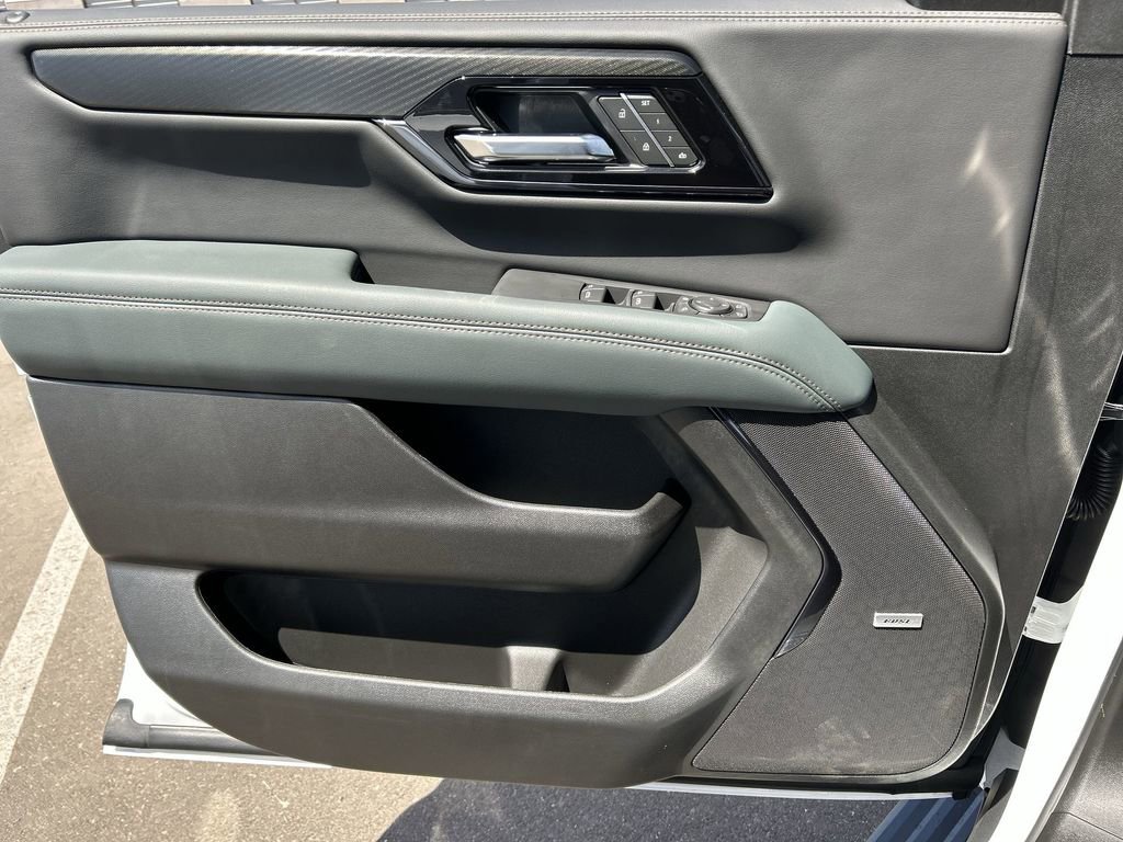 New 2026 GMC Yukon XL AT4 w/ AT4 Premium Plus Package AWD/4WD image 23