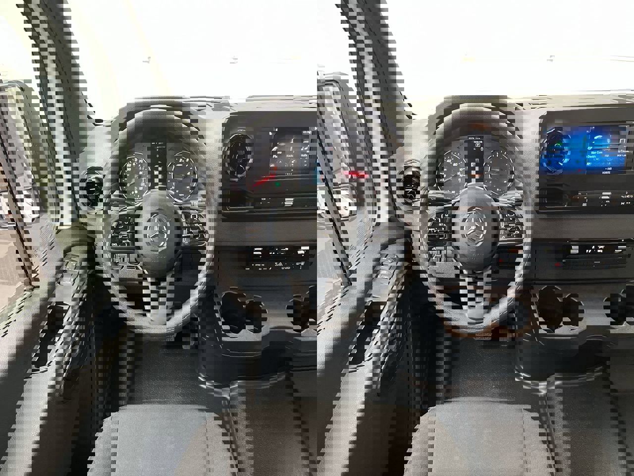 Used 2024 Mercedes-Benz Sprinter 2500 image 11