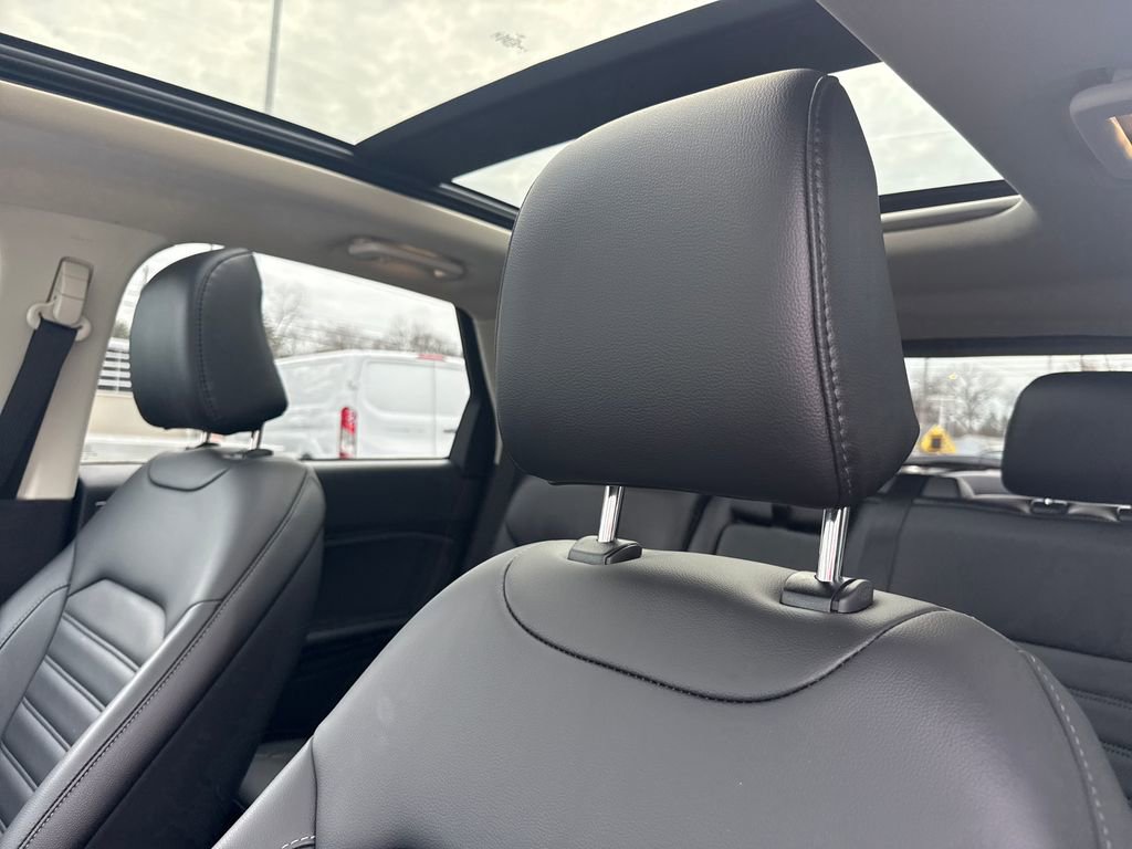 Used 2024 Ford Edge SEL w/ Convenience Package image 26