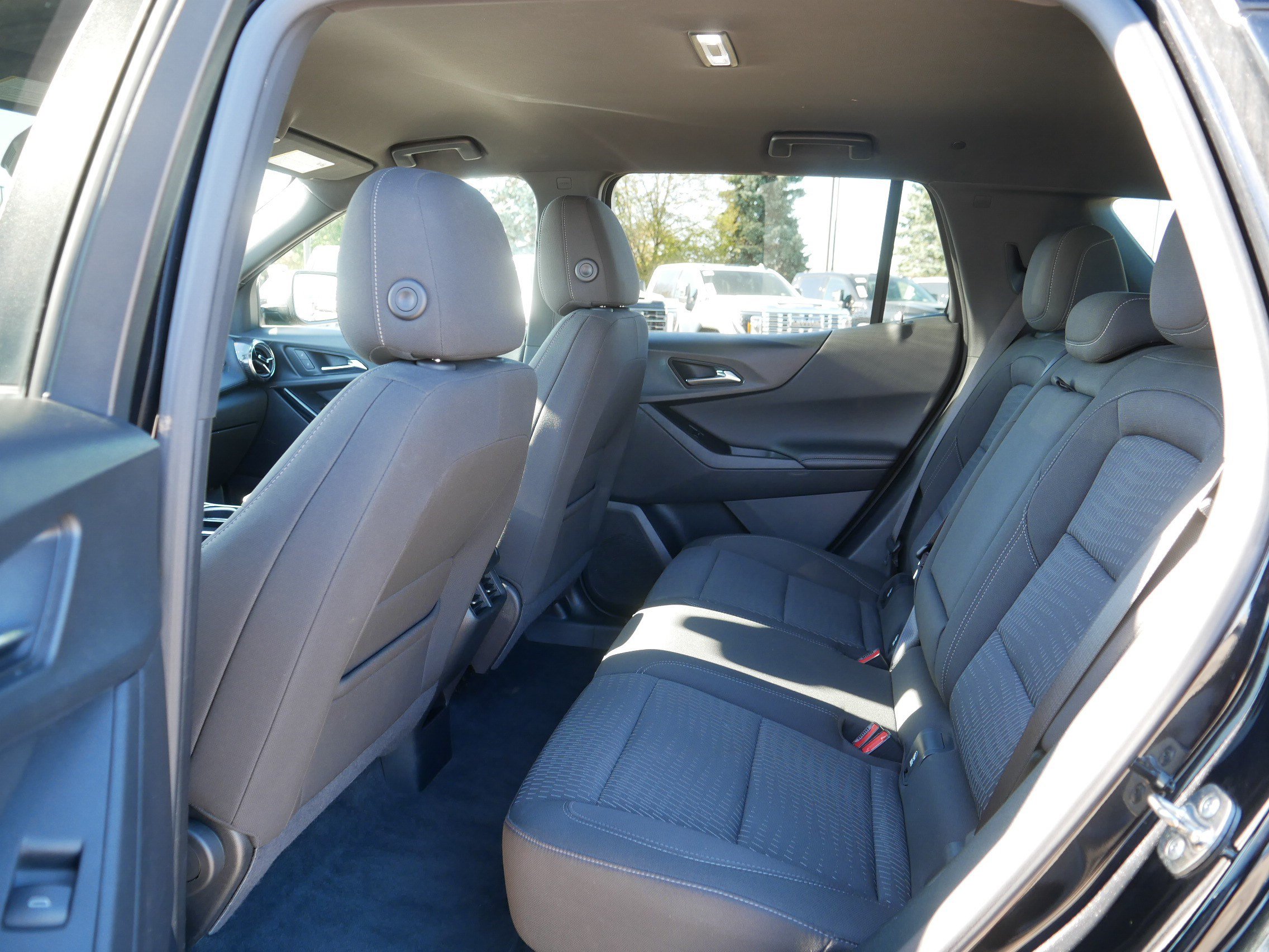 Used 2025 Chevrolet Equinox LT AWD/4WD image 34