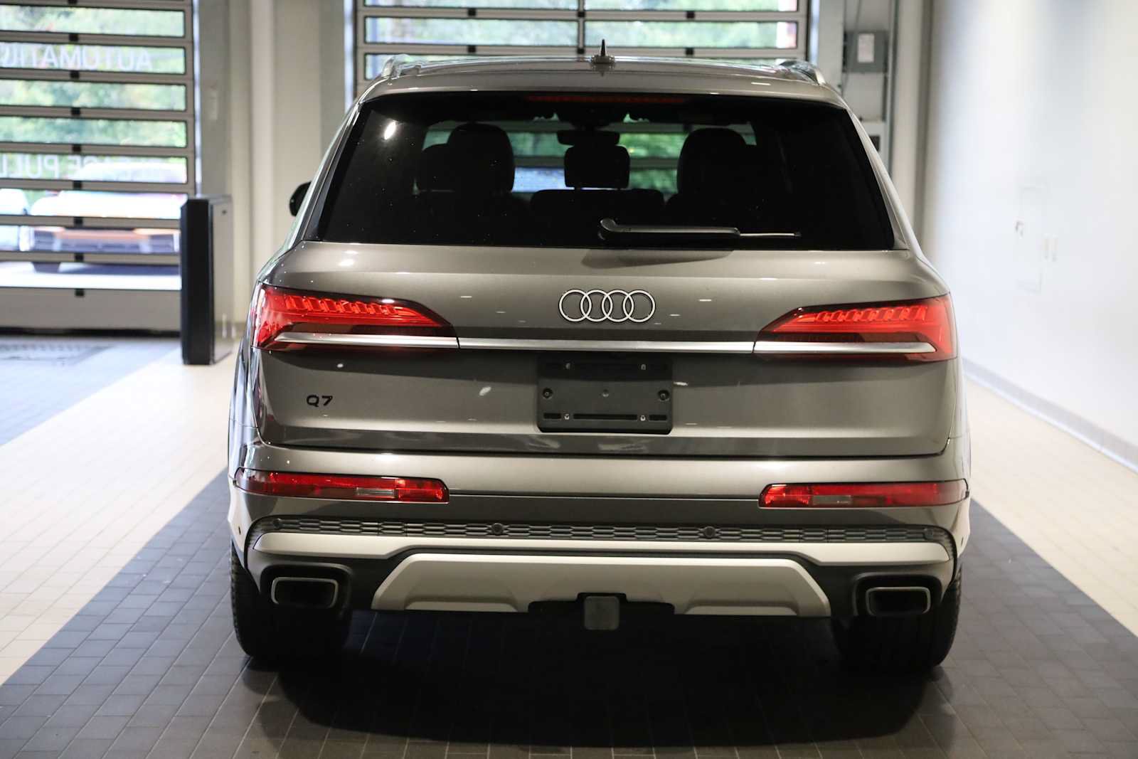 Used 2025 Audi Q7 3.0T Prestige w/ Prestige Package AWD/4WD image 6