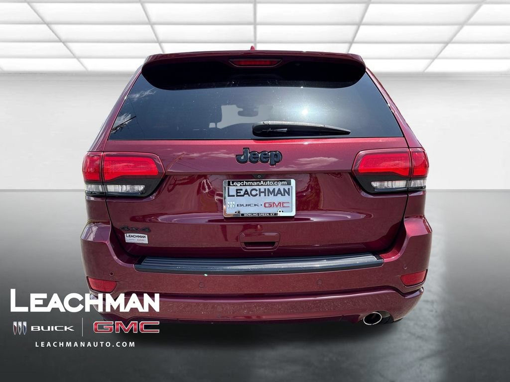 Used 2017 Jeep Grand Cherokee Altitude AWD/4WD image 4