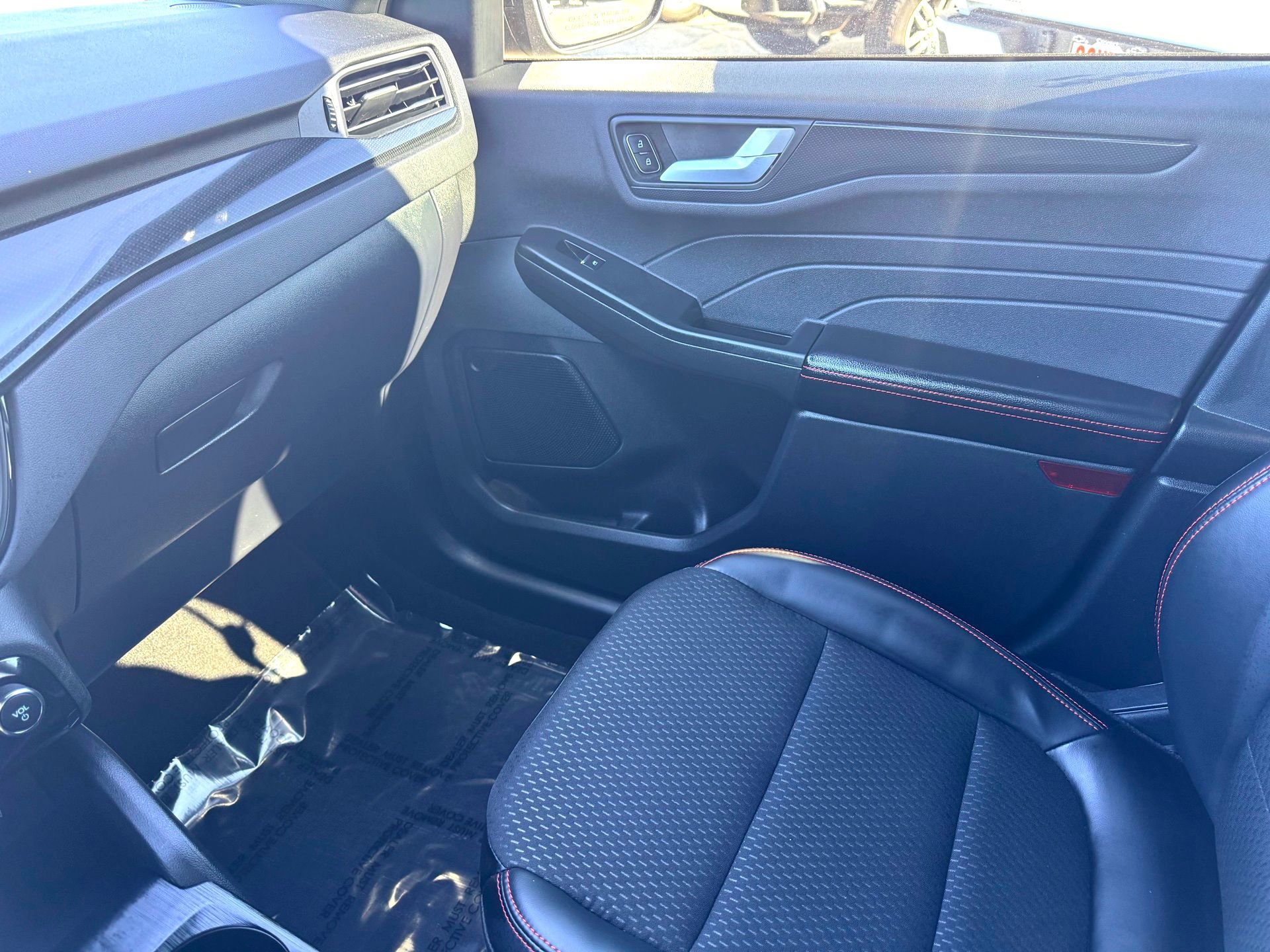 Used 2025 Ford Escape ST-Line w/ Tech Pack #1 image 30