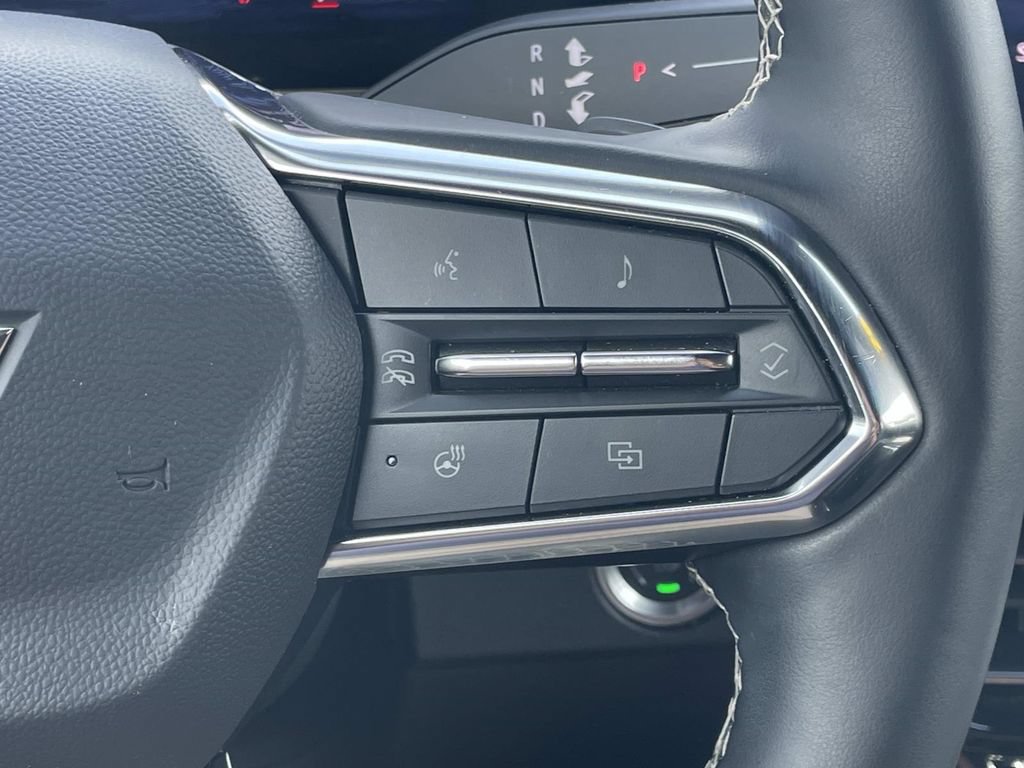 Used 2024 Chevrolet Traverse LT w/ LPO, Floor Liner Package FWD image 30