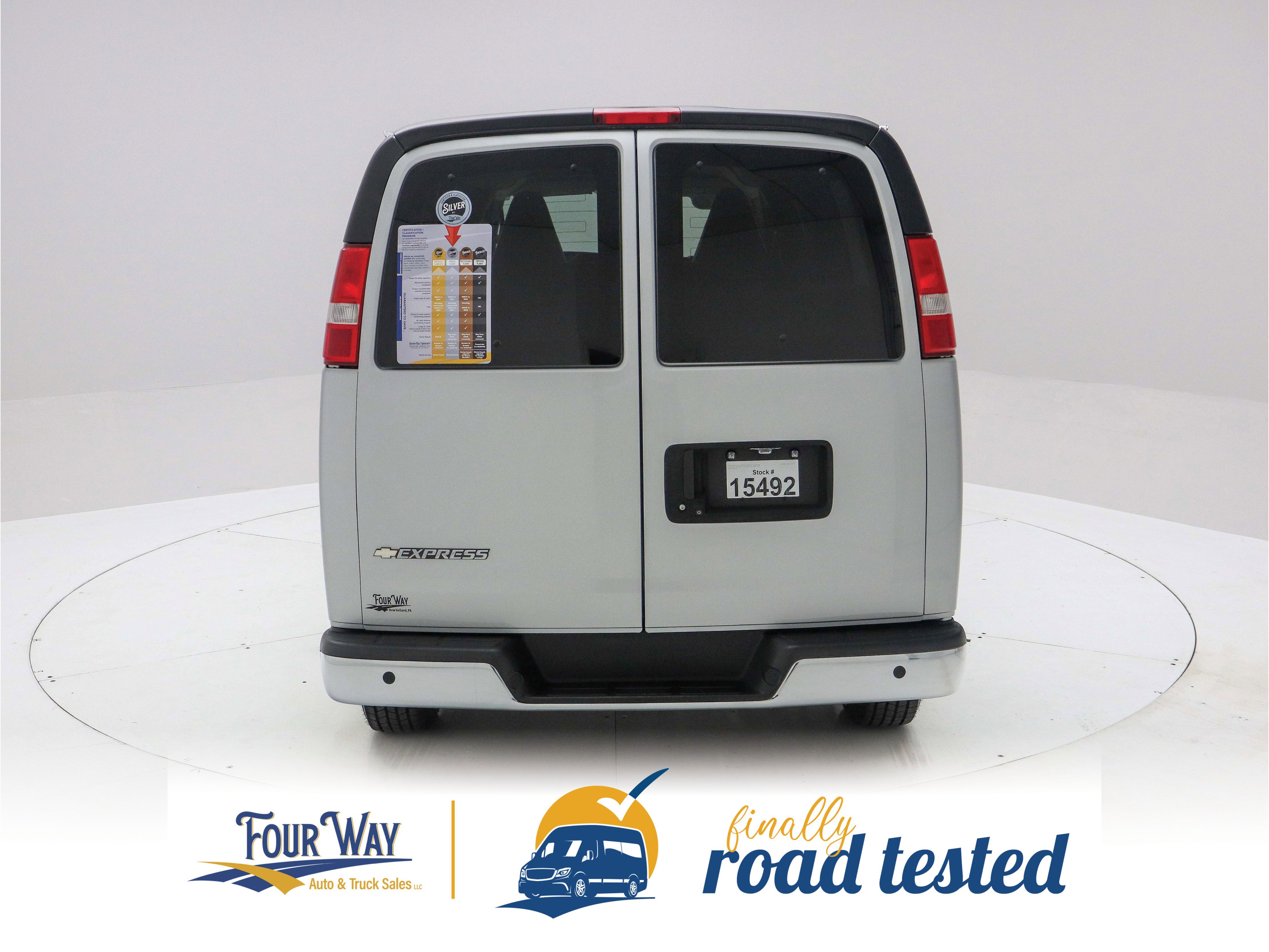 Used 2022 Chevrolet Express 3500 LS RWD image 5