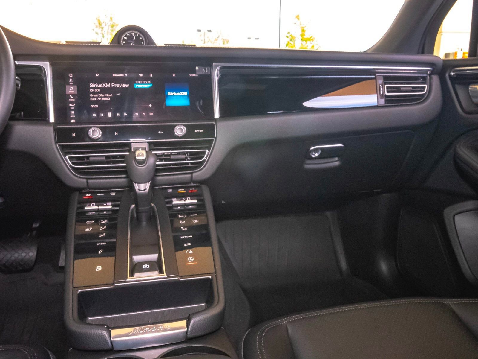 Used 2024 Porsche Macan S image 41