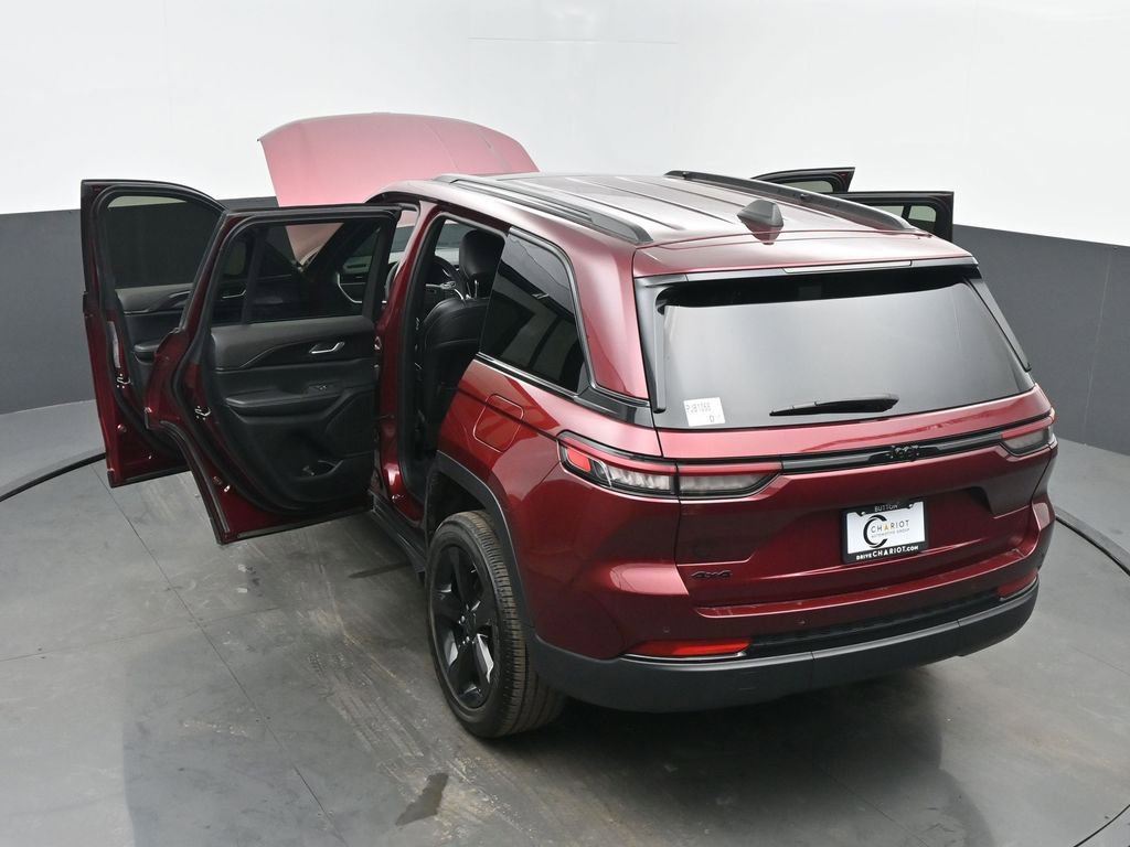 Used 2023 Jeep Grand Cherokee Altitude image 64