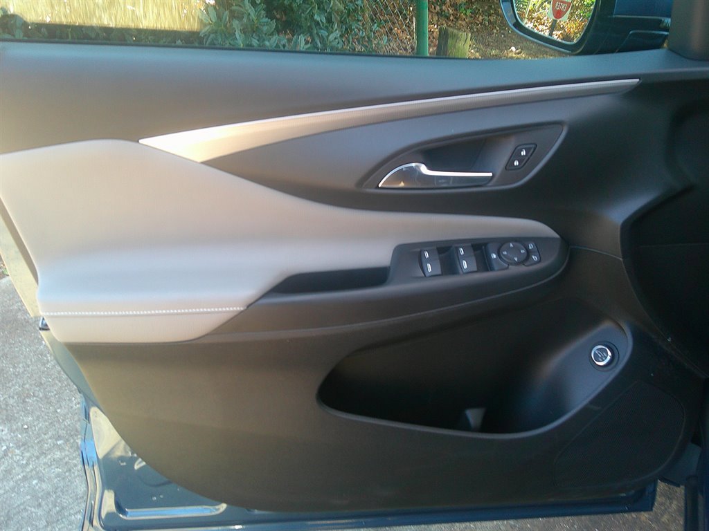 Used 2025 Buick Envista Avenir image 18