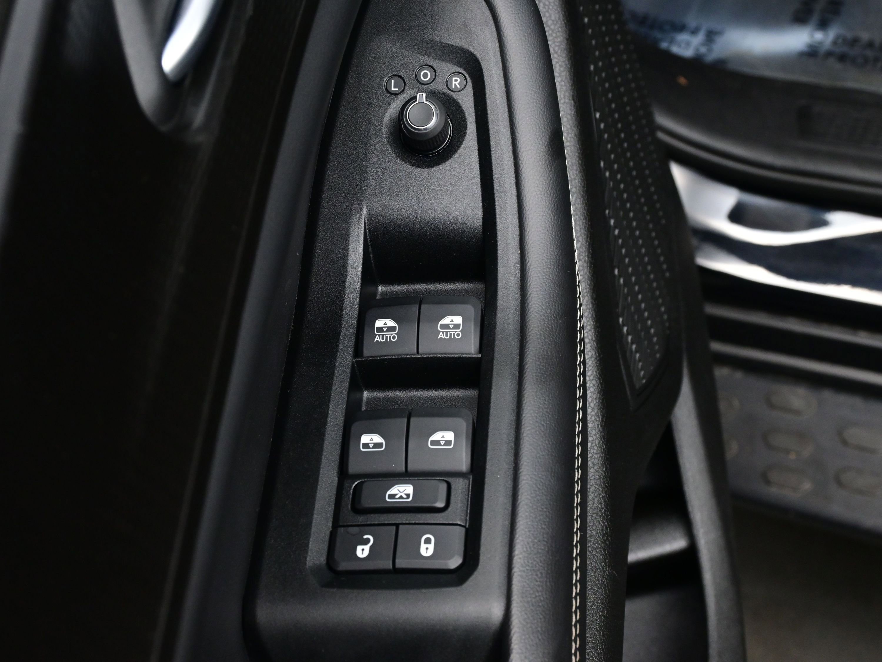 Used 2023 Jeep Grand Cherokee L Laredo image 10