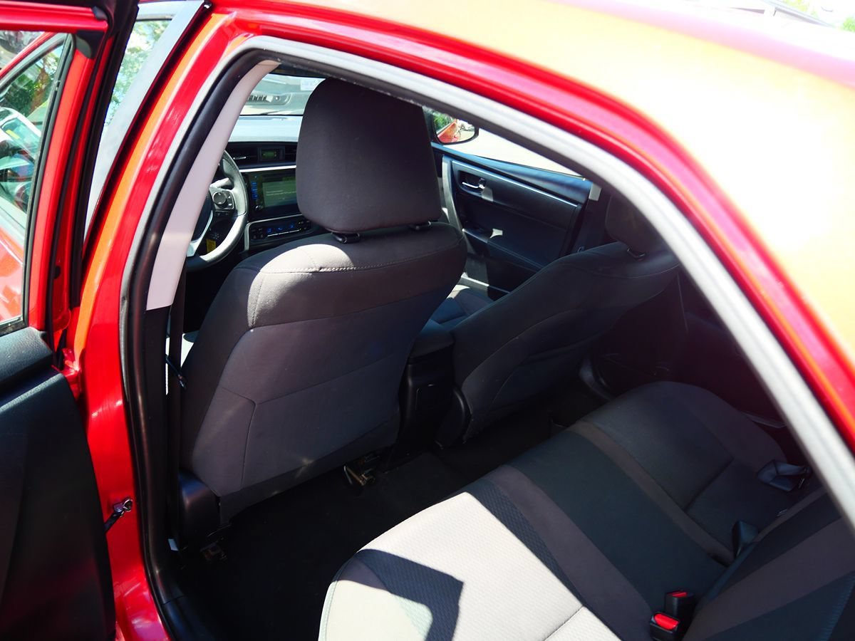 Used 2017 Toyota Corolla LE FWD image 18