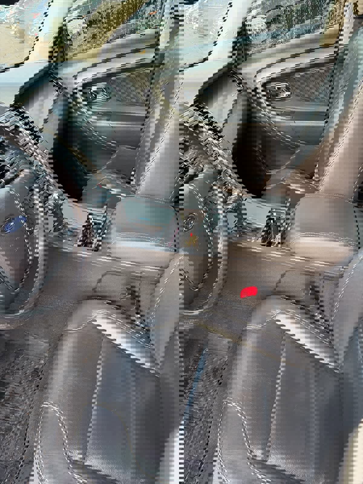 Used 2010 Ford Taurus SEL image 11