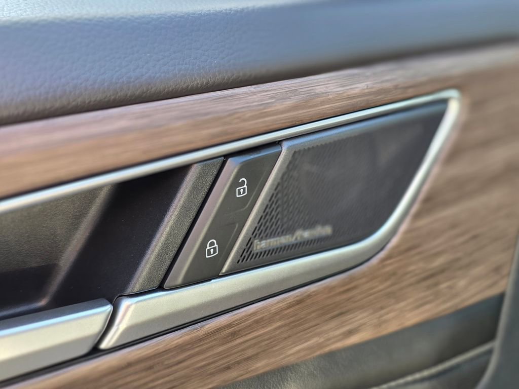 Used 2024 Volkswagen Atlas SEL Premium R-Line AWD/4WD image 28