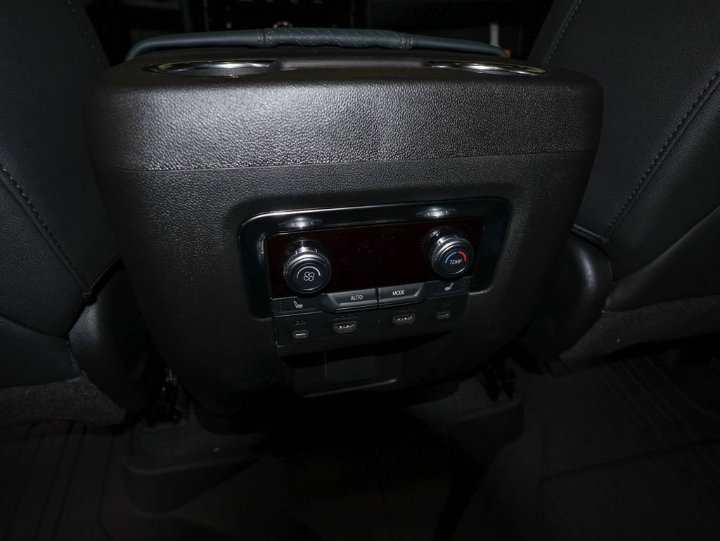 New 2026 GMC Yukon XL AT4 w/ AT4 Premium Plus Package image 18