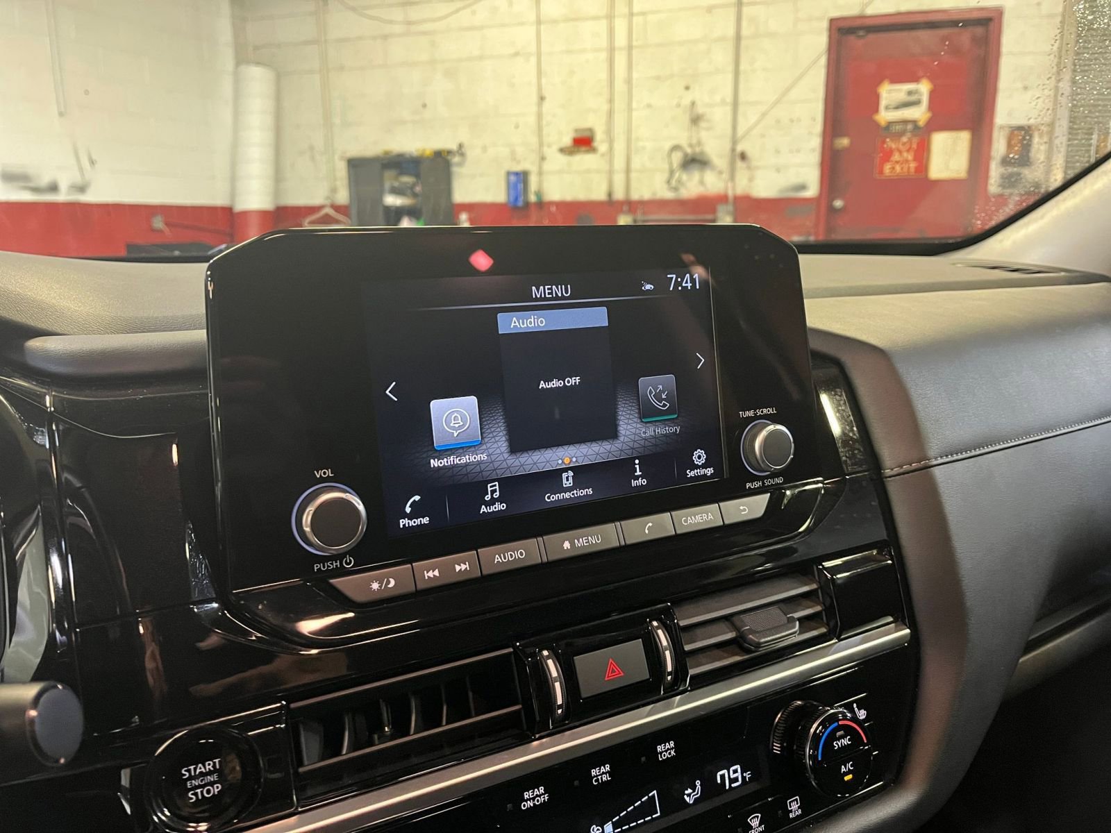 Used 2025 Nissan Pathfinder SV image 21