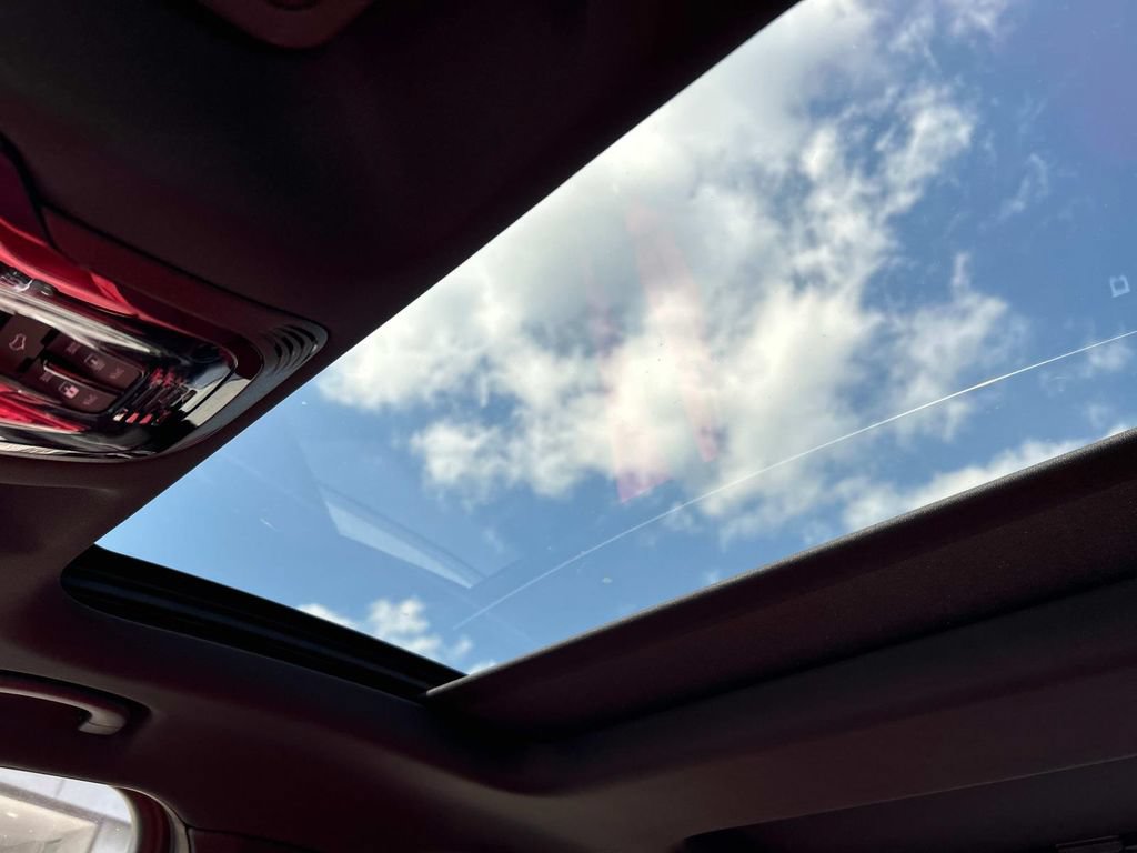 New 2025 Alfa Romeo Giulia AWD image 5