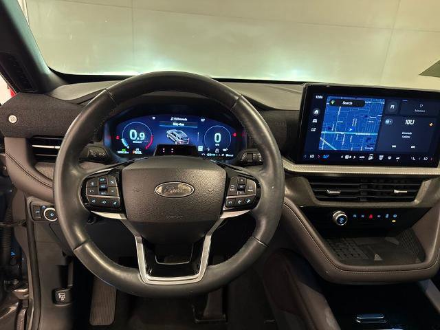 Certified 2025 Ford Explorer Platinum image 5