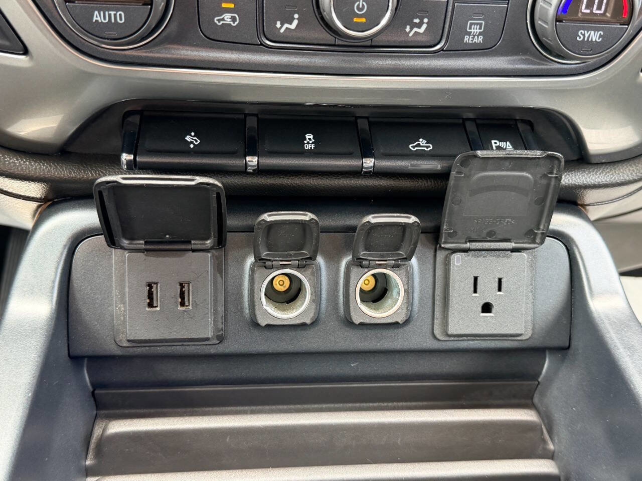 Used 2017 Chevrolet Silverado 1500 LTZ w/ Sport Package image 41