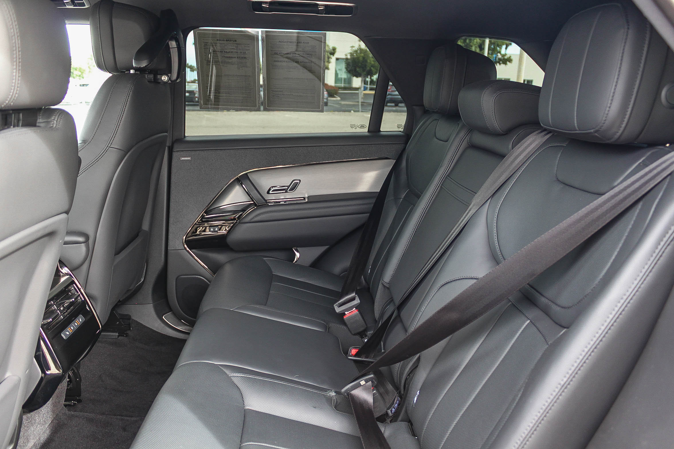 Used 2023 Land Rover Range Rover Sport SE image 20