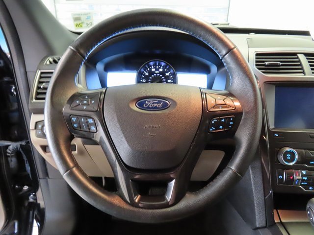 Used 2019 Ford Explorer XLT w/ Equipment Group 202A image 8