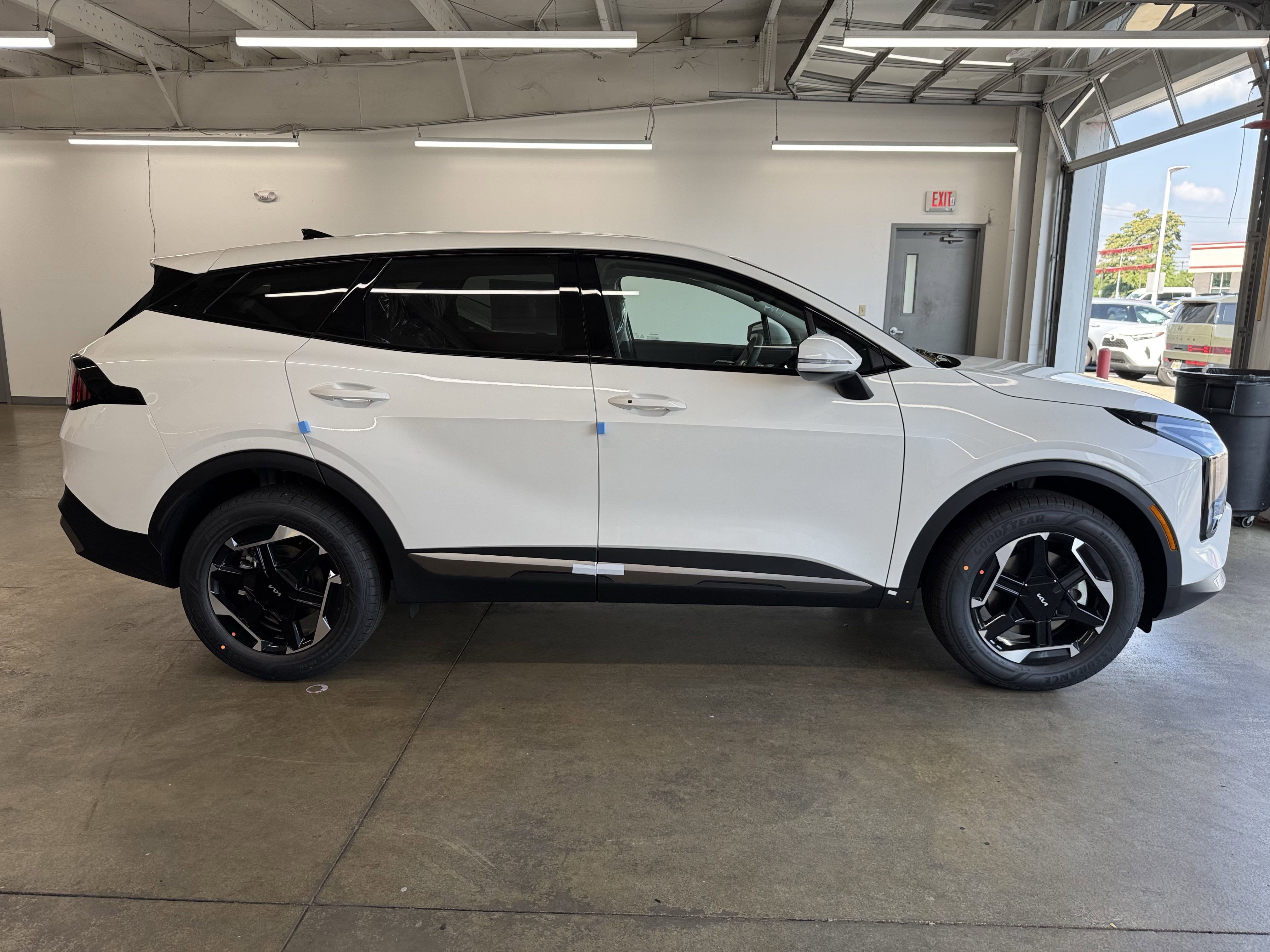 New 2026 Kia Sportage S AWD/4WD image 2