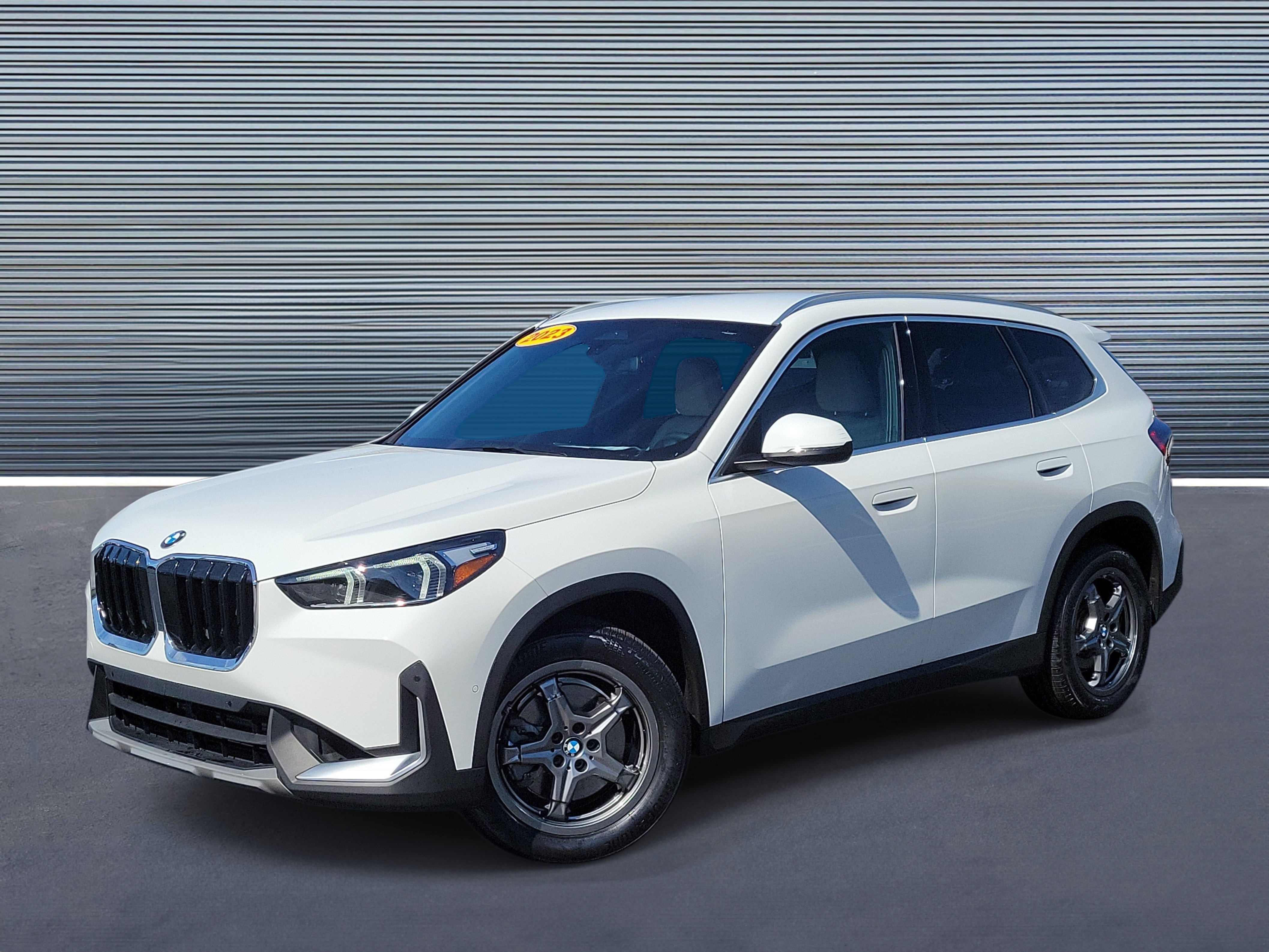 Used 2023 BMW X1 xDrive28i AWD/4WD image 1