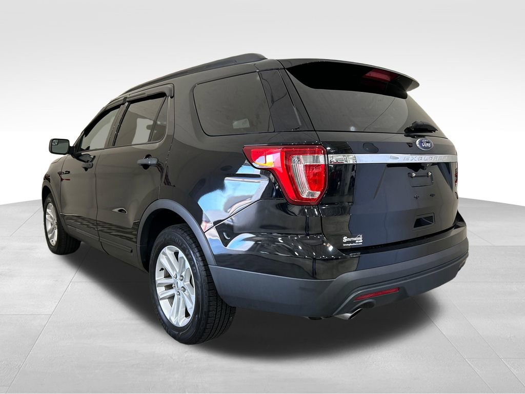 Used 2017 Ford Explorer FWD image 3